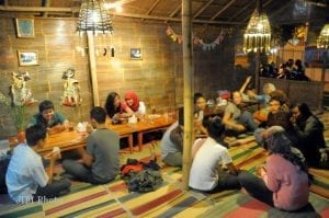 Peluang Usaha Warung Kopi Lesehan-tokomesin