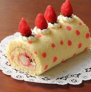 Strawberry-Roll-Cake-296x300tokomesin