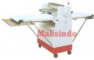 mesin-pengepres-adonan-dough-sheeter4-300x192-tokomesin