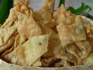 Resep-Keripik-Bawang-Renyah-dan-Gurih