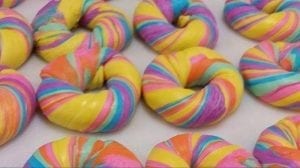 donat rainbow tokomesin